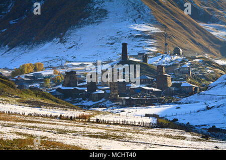 Ushguli est une communauté de quatre villages situé à la tête de la gorge d'Enguri en Svaneti, Georgia. Banque D'Images