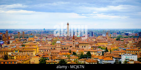 Une vue générale de la ville de Bologne, Italie Banque D'Images