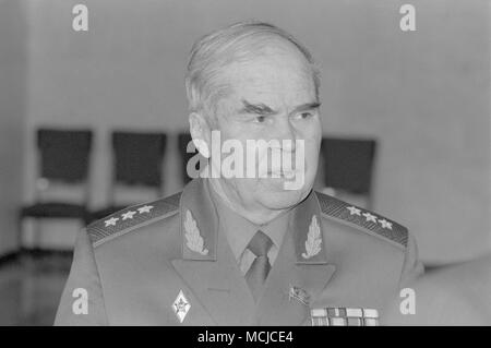 Moscou, URSS - 20 Février 1991 : député du peuple Dmitri Volkogonov Antonovich, historien russe et soviétique, le colonel-général de la Maison Blanche Banque D'Images