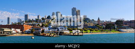 Skyline avec Marine Park, Hyde Street Pier, San Francisco, Californie, États Unis, Amérique du Nord Banque D'Images