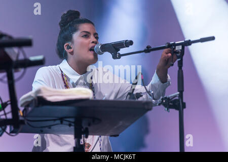 Le duo de musique French-Cuban Ibeyi, qui se compose de la Twin Sisters Lisa-Kaindé et Naomi Díaz, sera en concert au Blue Banque D'Images