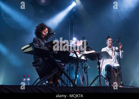 Le duo de musique French-Cuban Ibeyi, qui se compose de la Twin Sisters Lisa-Kaindé et Naomi Díaz, sera en concert au Blue Banque D'Images