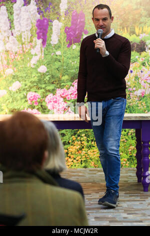 Martin Lewis prend la parole à l'Ideal Home Show. Ideal Home Show - Grande-Bretagne iconique et best loved home événement ouvre à Londres Olympia. Ideal Home Show fête ses 110 ans. Avec : Martin Lewis Où : London, Royaume-Uni Quand : 17 mars 2018 Credit : Dinendra Haria/WENN Banque D'Images