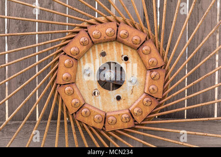 Partie intérieure d'une vieille roue de râteau foin utilisé sur les machines agricoles. Banque D'Images