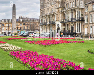 Fleurs printanières à Prospect Gardens, dans West Park à Harrogate North Yorkshire Angleterre Banque D'Images