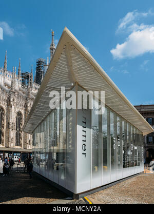 Milan, Italie - 17 Avril 2018 : Milan accueille la foire internationale de meubles et design (Salone del Mobile), où les concepteurs, architectes, concepteurs, éditeurs, et les passionnés de la dernière enquête dans le mobilier, l'éclairage, la décoration, et plus de crédit : Alexandre Rotenberg/Alamy Live News Banque D'Images