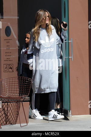 Heidi Klum prend ses enfants à des Sprinkles cupcakes après un médecin visite comprend : Heidi Klum, Lou Sulola Samuel Où : Los Angeles, California, United States Quand : 17 mars 2018 Source : WENN Banque D'Images