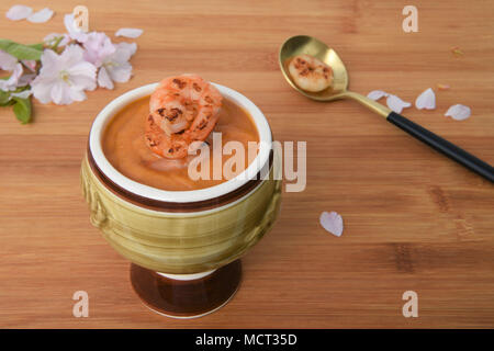 Soupe de fruits de mer frais appelés bisque de homard prêt à manger Banque D'Images