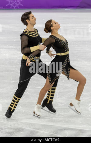 Flou de mouvement d'action d'Alisa Agafonova/Alper Ucar (TUR) en patinage artistique - danse sur glace gratuitement aux Jeux Olympiques d'hiver de PyeongChang 2018 Banque D'Images