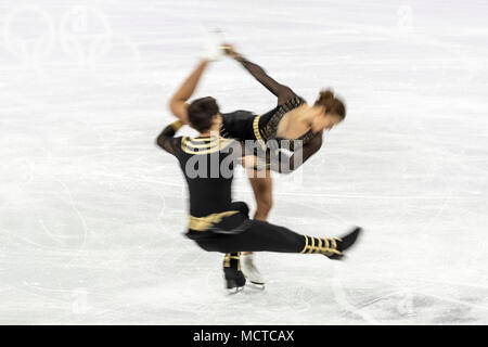 Flou de mouvement d'action d'Alisa Agafonova/Alper Ucar (TUR) en patinage artistique - danse sur glace gratuitement aux Jeux Olympiques d'hiver de PyeongChang 2018 Banque D'Images