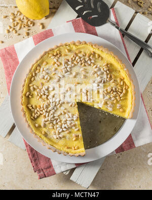 La Torta della nonna. Tarte de grand-mère. L'alimentation de l'Italie Banque D'Images