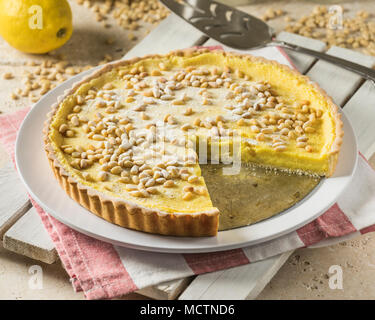 La Torta della nonna. Tarte de grand-mère. L'alimentation de l'Italie Banque D'Images