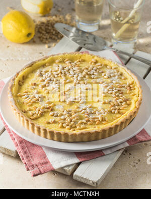 La Torta della nonna. Tarte de grand-mère. L'alimentation de l'Italie Banque D'Images