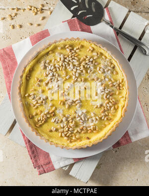 La Torta della nonna. Tarte de grand-mère. L'alimentation de l'Italie Banque D'Images