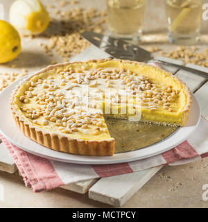 La Torta della nonna. Tarte de grand-mère. L'alimentation de l'Italie Banque D'Images