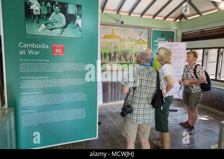 Musée des mines terrestres au Cambodge - les touristes au musée des mines l'apprentissage de la guerre au Cambodge, Angkor, Cambodge Asie Banque D'Images