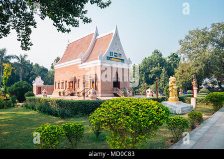 Varanasi, Inde - le 23 novembre 2017 : Wat Thai Temple Sarnath Banque D'Images