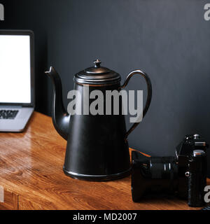 Fer à repasser cafetière vintage-vie toujours rendu 3D Banque D'Images