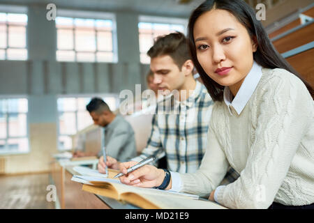 Étudiants à l'université Banque D'Images