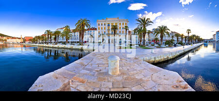 Vue panoramique du front de mer de Split à partir de la jetée, Dalmatie, Croatie Banque D'Images