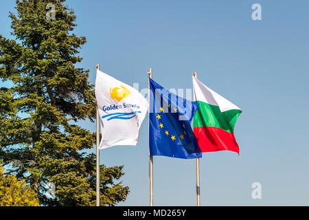 Pavillon de la Bulgarie et l'Union européenne dans la station de Golden Sands Bulgarie Varna 17.04.2018 Banque D'Images