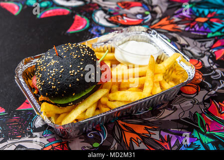 Frites et hamburger. Banque D'Images