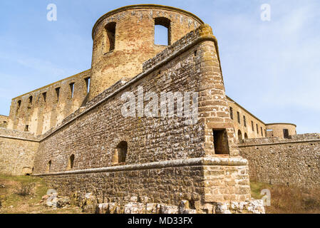 Château historique ruine à Bornholm, Oland en Suède. Un coin du mur et une tour vue de l'extérieur. Une destination de voyage populaires avec Banque D'Images