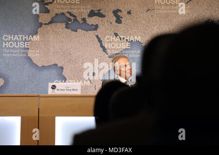 Londres, Royaume-Uni. 18 avril 2018. L'ancien Premier ministre britannique Tony Blair, au groupe de réflexion Chatham House à Londres le 18 avril 2018, où il présidait une discussion avec le Président gambien Adama Barrow. Credit : Dominic Dudley/Alamy Live News Banque D'Images