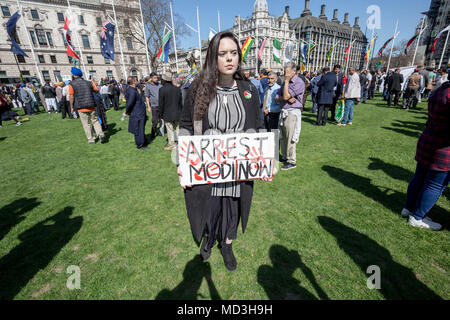 Londres, Royaume-Uni. 18 avril, 2018. Des protestations de masse en Anti-Modi la place du Parlement contre Narendra Modi, le président de l'Inde visite le Royaume-Uni et rencontre avec PM Theresa peut, à Downing Street. © Guy Josse/Alamy Live News Banque D'Images