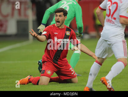 Leverkusen, Allemagne 17 avril 2018, demi-finales de la coupe de football, Bayer Leverkusen 04 vs FC Bayern Munich : Kevin Volland (B04) les gestes. Credit : Juergen Schwarz/Alamy Live News Banque D'Images