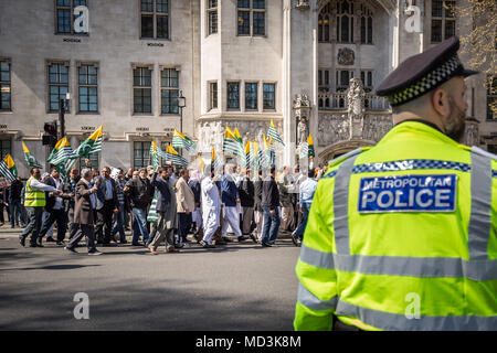 Londres, Royaume-Uni. 18 avril, 2018. Des protestations de masse en Anti-Modi la place du Parlement contre Narendra Modi, le premier ministre actuel de l'Inde, qui est en visite à Londres dans le cadre de la réunion des chefs de gouvernement du Commonwealth sommet. © Guy Josse/Alamy Live News Banque D'Images