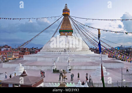 Katmandou, Népal - Octobre 03, 2008 : Le stupa Boudhanath monument bouddhiste le plus sacré est au Népal et site de l'UNESCO depuis 1979 Banque D'Images