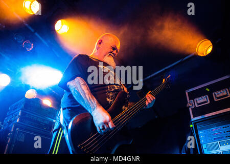 La Norvège, Bergen - 15 avril, 2018. L'American heavy metal band de biche effectue un concert live à Hulen à Bergen. Ici bassiste Todd étrange, c'est vu sur scène. (Photo crédit : Gonzales Photo - Jarle H. MEO). Banque D'Images