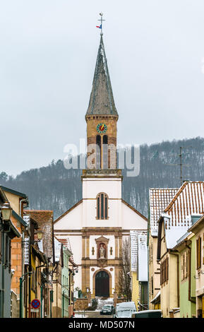 Église Saint Matrin à Kintzheim, village du Bas-Rhin - Alsace, France Banque D'Images