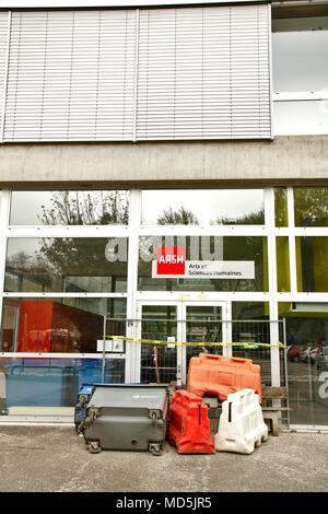 Université de Grenoble bloqué par les étudiants contre la sélection à l'université Banque D'Images