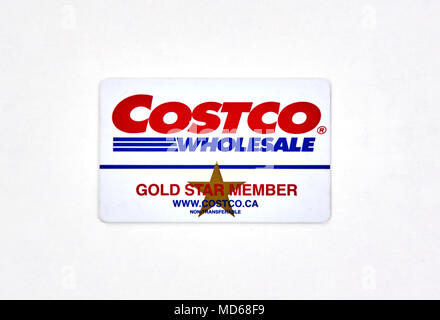 Montréal, Canada - le 20 mars 2018 : Costco Wholesale Canada Gold Star carte de membre isolé sur fond blanc Banque D'Images