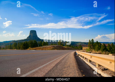 Devils Tower est situé dans la région de Crook comté, le nord-est du Wyoming. Aussi, connu sous le nom de United States National Monument. Banque D'Images