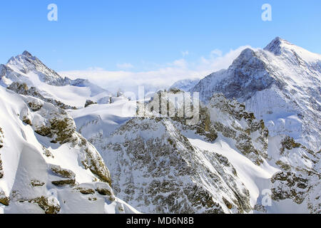 Un hiver Vue du Mt. Titlis en Suisse. Le Titlis est une montagne, situé sur la frontière entre les cantons d'Obwald et de Berne, il i Banque D'Images