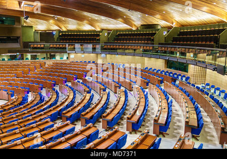 L'Hémicycle de l'Assemblée parlementaire du Conseil de l'Europe, l'APCE. L'Europe est une organisation dont le but est de défendre les droits de l'homme, la démocratie et l'état de droit en Europe Banque D'Images