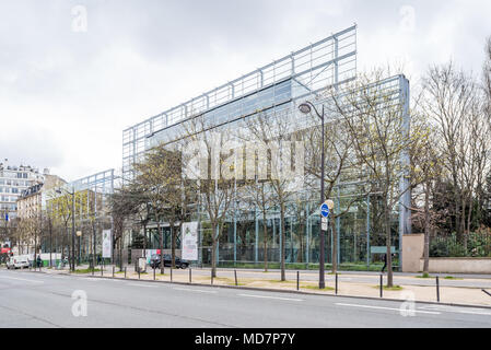 France, Paris - 5 Avril 2018 : Fondation Cartier pour l'art contemporain conçu par l'architecte français Jean Nouvel Banque D'Images