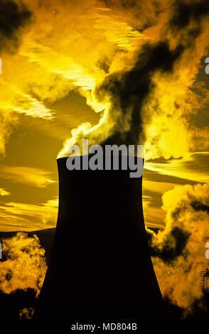 Les tours de refroidissement, Port Talbot, Gwent, Galles du Sud, UK, FR Banque D'Images