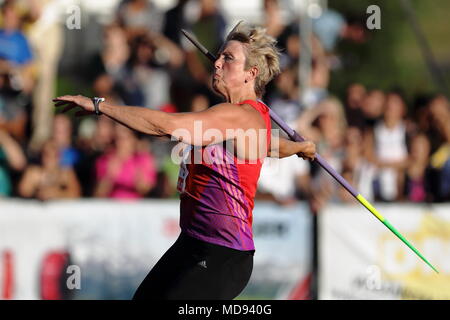 Lucerne, Suisse. 17th, 2012. Christina Obergfoll de l'Allemagne en action au cours de la féministe du javelot cas de l'athlétisme Réunion compet Banque D'Images