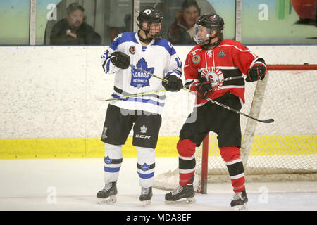 London, Ontario, Canada. 18 avr, 2018. Les ressortissants de Londres de gagner 6 minutes en prolongation sur un but par Cohen Kiteley(6), la série remonte maintenant à Listowel sur jeu 6 comme les cyclones laisse le meilleur de la série 7 3-2. Luc Durda/Alamy live news Banque D'Images