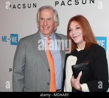 Hollywood, Californie, USA. 18 avr, 2018. J15977CHW.nous présente des parties avec un objectif X PacSun Pre-Party officiel à nous jours .Peppermint Club, West Hollywood, CA États-unis.04/18/2018.HENRY WINKLER ET STACEY WEITZMAN . © H.Clinton Wallace/Photomundo/ International Inc Photos Credit : Clinton Wallace/Globe Photos/ZUMA/Alamy Fil Live News Banque D'Images