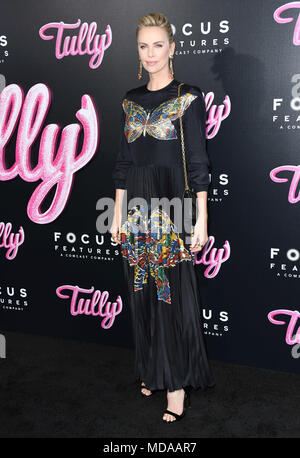 Los Angeles, Californie, États-Unis. 18 avril 2018. CHARLIZE THERON assiste à la première de 'Tully' Los Angeles au Regal Cinemas L.A. Live. Crédit : Birdie Thompson/AdMedia Banque D'Images