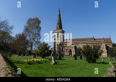 Rolleston, Derbyshire, Royaume-Uni. 19 avril 2018. Météo France : Le petit village de Rolleston jouit de soleil sur la journée d'avril le plus chaud depuis 1949. Rolleston, Derbyshire, Royaume-Uni. 19 avril 2018. Crédit : Richard Holmes/Alamy Live News Banque D'Images