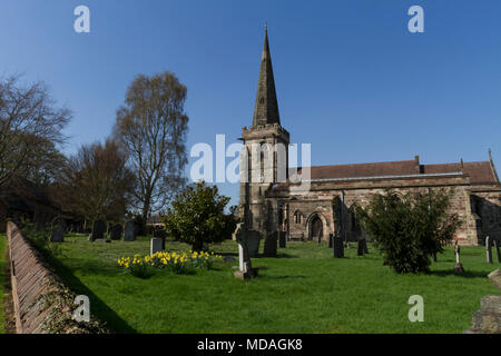 Rolleston, Derbyshire, Royaume-Uni. 19 avril 2018. Météo France : Le petit village de Rolleston jouit de soleil sur la journée d'avril le plus chaud depuis 1949. Rolleston, Derbyshire, Royaume-Uni. 19 avril 2018. Crédit : Richard Holmes/Alamy Live News Banque D'Images