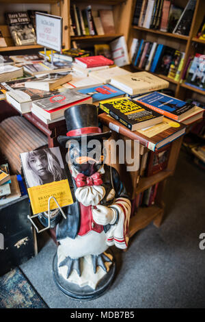 USA, Maryland, Baltimore, Penguin butler exposition de livres. Banque D'Images