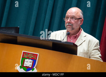 HONG KONG, CHINE - 18 avril 2018 : Russe / Ukrainien ANDREY romancier Auteur EDWARD MIALL donne un droit de l'intervention à l'université de Hong Kong. Alamy stock photo Banque D'Images