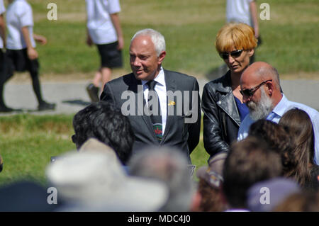 Greymouth, Nouvelle-Zélande, 2 décembre 2010 : file d'attente pour les dignitaires recueilleront au Service Commémoratif de Pike River, tenue en l'honneur des 29 hommes tués dans la mine de Pike River près de Greymouth Banque D'Images